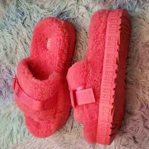 UGG Fluffita Slipper